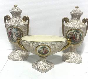 lot 78 image: 3 Ivory Ware England Decorative Pieces