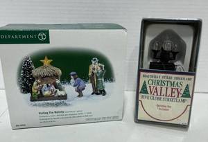 lot 110 image: Department 56 Visiting the Nativity and Streetlamp