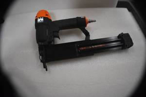lot 6 image: WEN 61721 18-Gauge 38-Inch to 2-Inch Pneumatic Brad Nailer