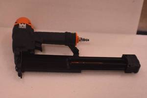 lot 10 image: WEN 61721 18-Gauge 38-Inch to 2-Inch Pneumatic Brad Nailer