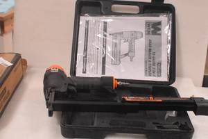 lot 33 image: WEN 61723K 18-Gauge 38-Inch to 2-Inch Brad Nailer with Carrying Case