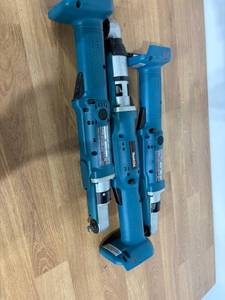 lot 14 image: Lot of Makita 38 Drivers