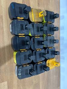 lot 18 image: Lot of Cordless Tool Batteries