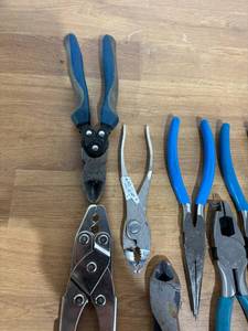 lot 24 image: Lot of Assorted Pliers