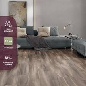 21 Boxes of Home Decorators Collection Brookstone Oak 12 mm T x 8 in. W Waterproof Laminate Wood Flooring(15.94 sq. ft./Case) Customer Returns See Pictures