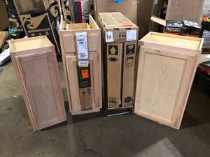 lot 43 image: Lot of Assorted Kitchen Cabinets Various Models and Conditions Customer Returns See Pictures