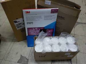 lot 56 image: Unclaimed Office Products -everythi...