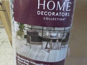 lot 152 image: Home Decorators Rhapsody IndoorOut...