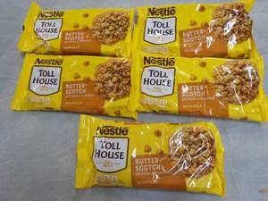 lot 245 image: 5 Bags Butterscotch Morsels 11 oz e...