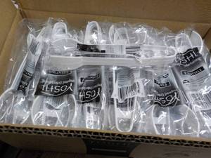 lot 249 image: Yoshi 48 Plastic 7 White Tongs ...