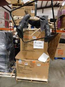 lot 7 image: Halloween Blowout Sale  Pallet of Store Returns