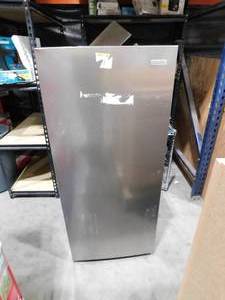 lot 64 image: Vissani 7.1 cu. ft. Manual Defrost Convertible Upright Freezer in Stainless Steel Look