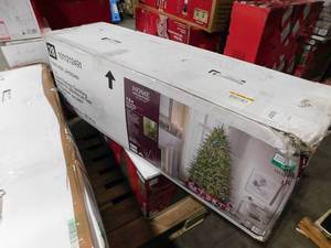 lot 92 image: Home Decorators Collection 7.5 ft. Grand Duchess Twinkling Balsam Fir LED Pre-Lit Artificial Christmas Tree T27