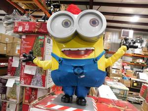 lot 95 image: Universal 3.5FT Animated LED Minion Life-Size Holiday Character
