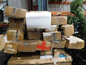 lot 133 image: Pallet of Window & Door Blinds