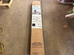 lot 19 image: Andersen Luminaire Retractable Screen Door