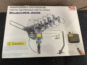 lot 35 image: Amplified Outdoor Hdtv Antenna With Pole