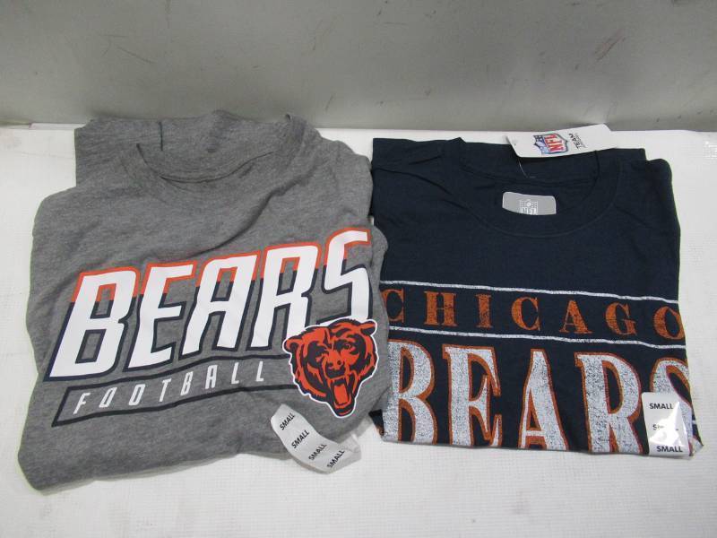 lot 430 image: PAIR of 2 NEW Chicago Bears NFL Mens Short Sleeve T-Shirts - SMALL