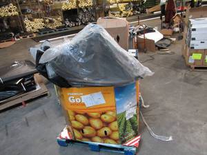 lot 121 image: Pallet of Store Overstock and Ecommerce Product and Returns