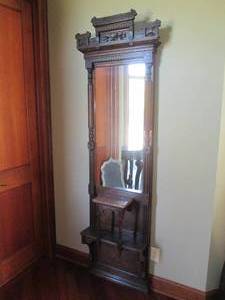 lot 36 image: Ornately framed wall mirror with ma...