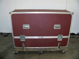 lot 104 image: Grayfield Heavy-Duty Equipment  Travel  Road Case on Rolling 6-Caster Base