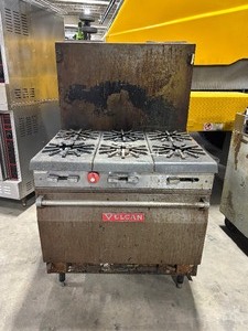 lot 2 image: Vulcan Gas StoveOven