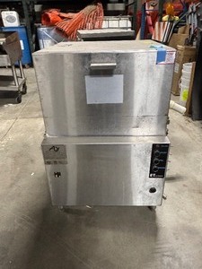 lot 10 image: Undercounter Dishwasher