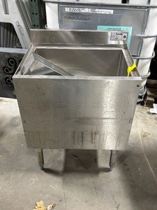 Krowne Under Bar Ice Bin with Speed Rail