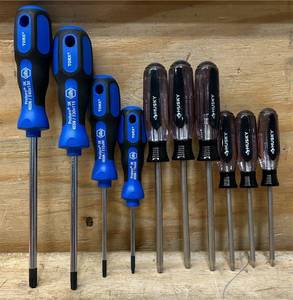 lot 61 image: TROX, HUSKY Screwdriver lot of 10
