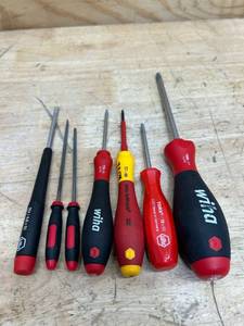 lot 71 image: Various sized Wiha Tools (lot of 7)