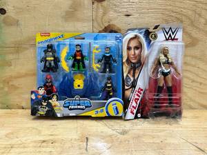 lot 86 image: Assorted action figures