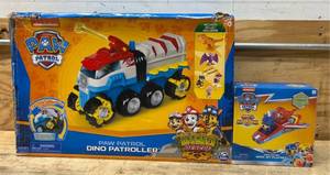 lot 91 image: SpinMaster Paw Patrol lot of 2