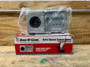 lot 107 image: BirdBGone Bird Chase Super Sonic