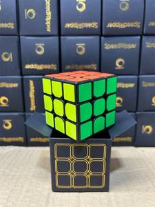 lot 143 image: Speedripper Speed Cube lot of 100