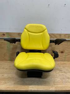lot 158 image: Universal Tractor Seat