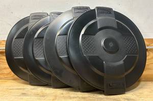 lot 178 image: Suncast Commercial Bin lid lot of 4