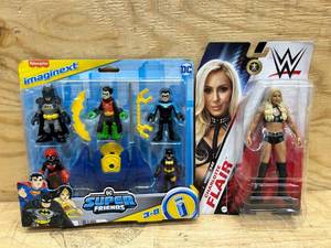 lot 231 image: Action Figure Toys (lot of 2)