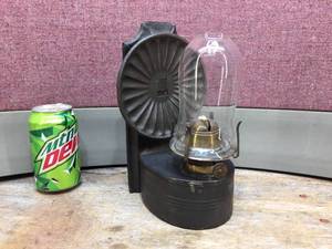 lot 126 image: Vintage Falks Oil Lantern