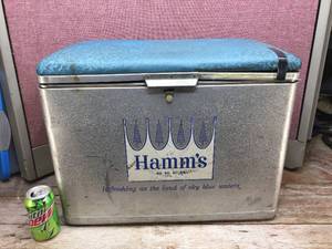 lot 133 image: Historic Cronstroms - Hamms Beer Cooler