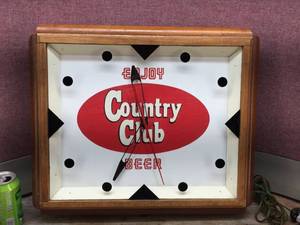 lot 135 image: Just a Neat Vintage Country Club Beer Clock - Works