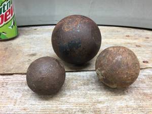 lot 175 image: Civil War Cannon Balls 1 Lb - 2 Lb - 6 12 Lb