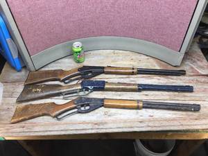 lot 182 image: Vintage Toy Rifles - Daisy 1938 - Daisy 1938B - Johnny EagleRed River