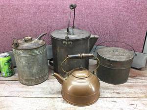 lot 190 image: Vintage Metal Cans - Pails - Pots