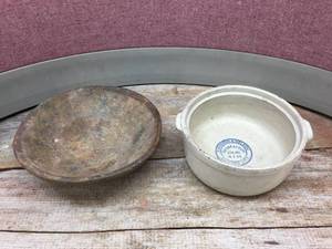 lot 191 image: Vintage Advertiser Crock - Pot and an Earthenware Bowl