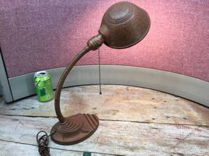 lot 214 image: Definitely Deco - Eagle Desk Lamp - Works