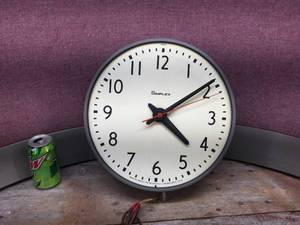 lot 220 image: Vintage Simplex 14 Electric Wall Clock - Works