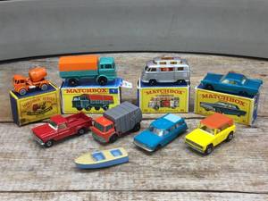lot 230 image: Classic Group Vintage Matchbox Cars