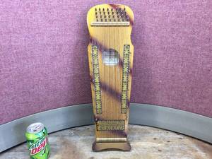 lot 237 image: Antique Violin-Uke #5050 by Marxochime Colony