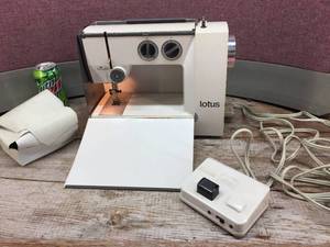 lot 244 image: Vintage Elna Lotus - Type 25 Compact Sewing Machine