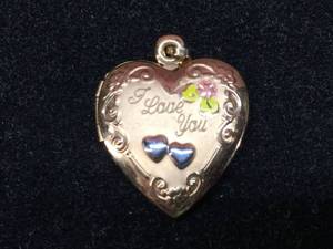 lot 257 image: Gold Heart LocketPendant 120 14kt GF